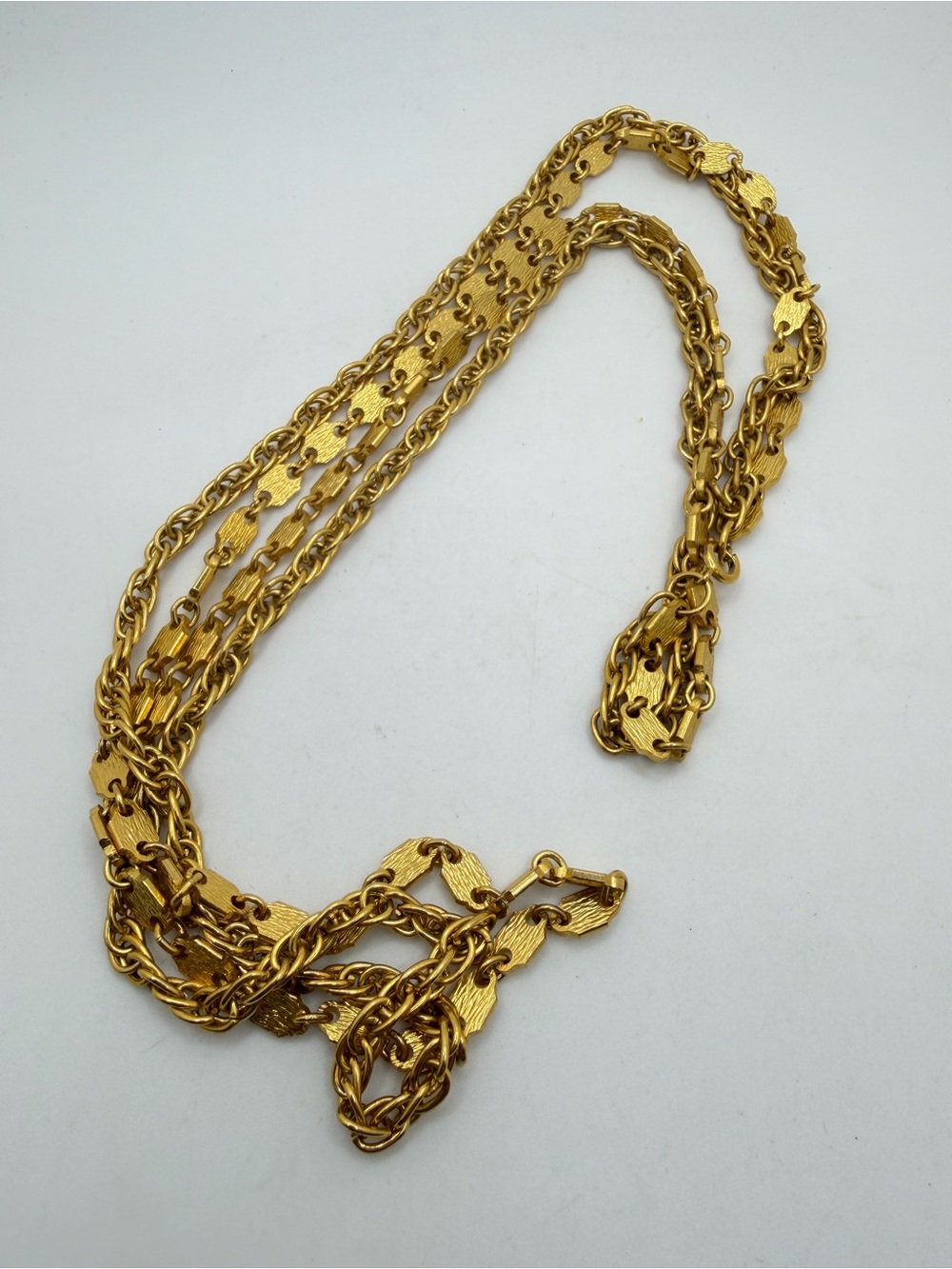 VTG 30" double stranded gold tone metal necklace!
